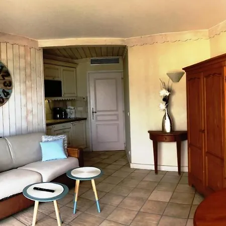 Studio Climatise,vue Panoramique, Acces Ascenseur
